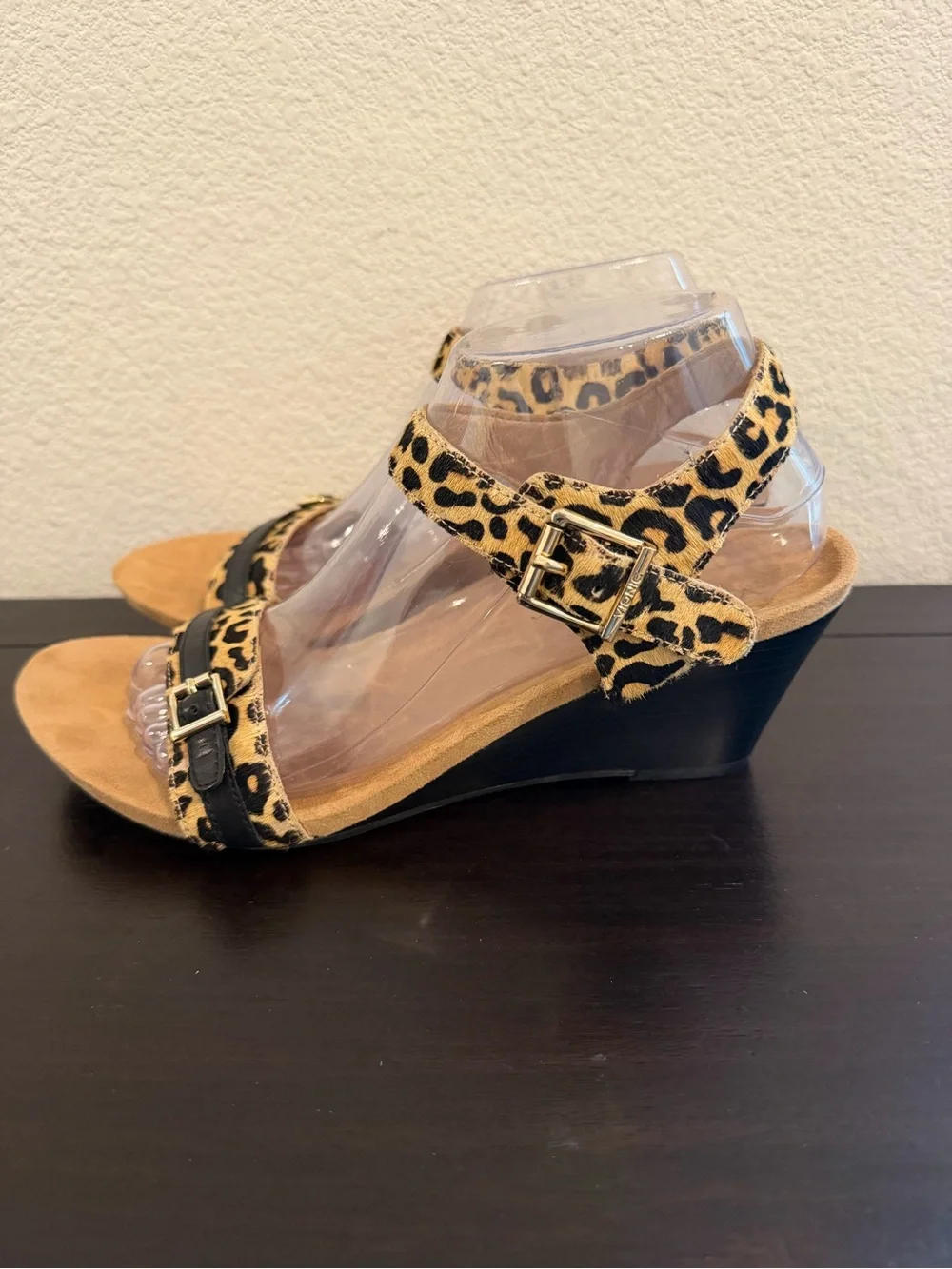 Vionic chic leopard